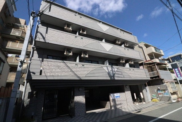 サウザー岡本の外観