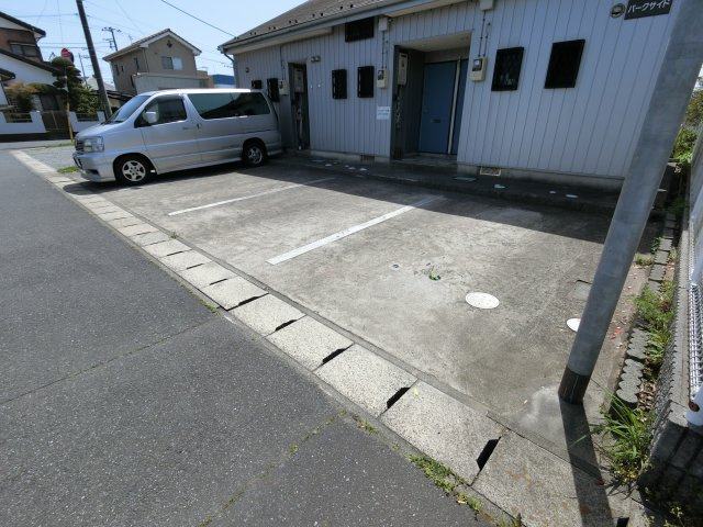 【駐車場】