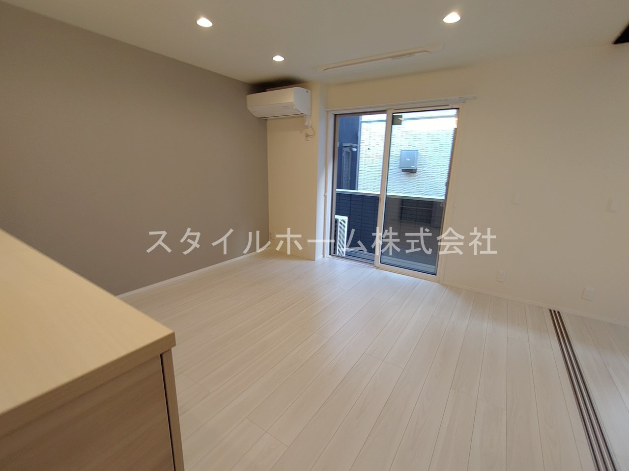 D-square東橋良町の居間・リビング
