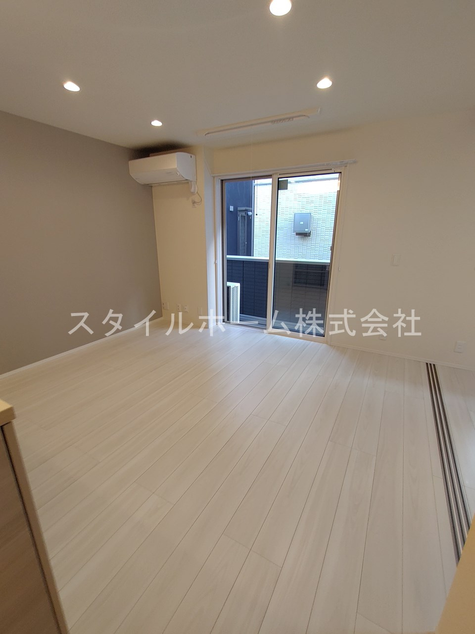 D-square東橋良町の居間・リビング