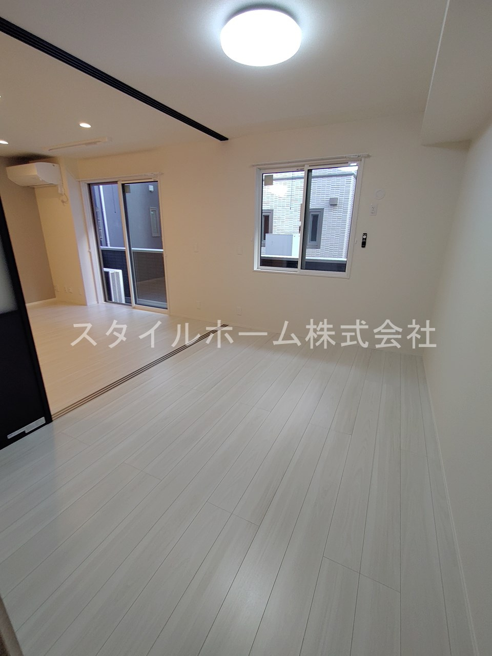 D-square東橋良町の居間・リビング