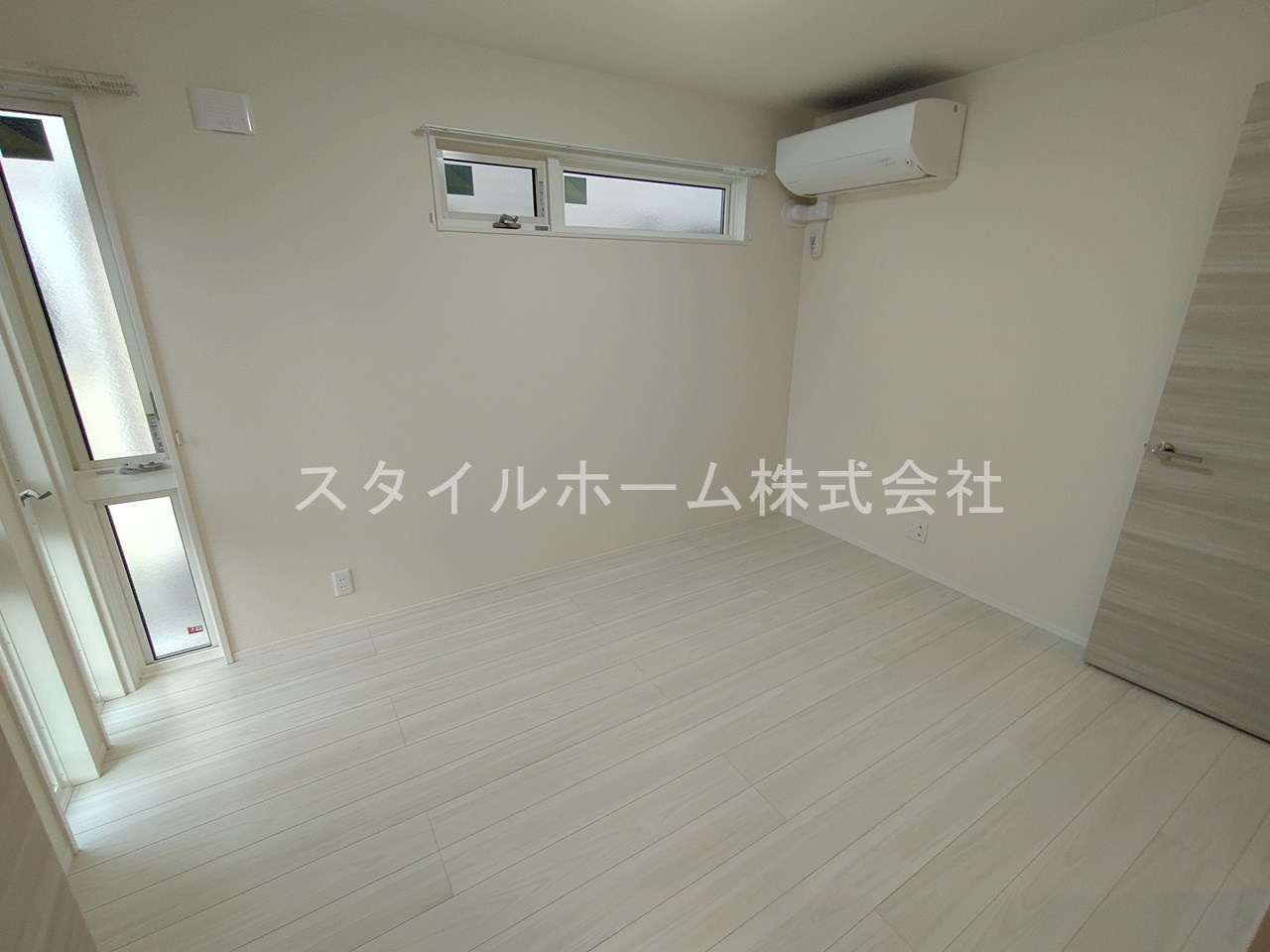 D-square東橋良町の居間・リビング