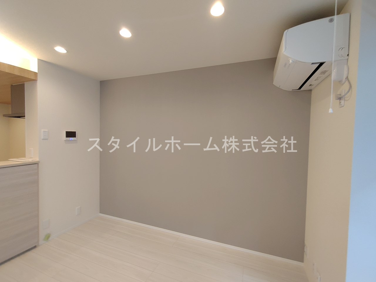 D-square東橋良町の居間・リビング