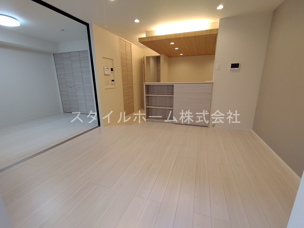 D-square東橋良町の居間・リビング