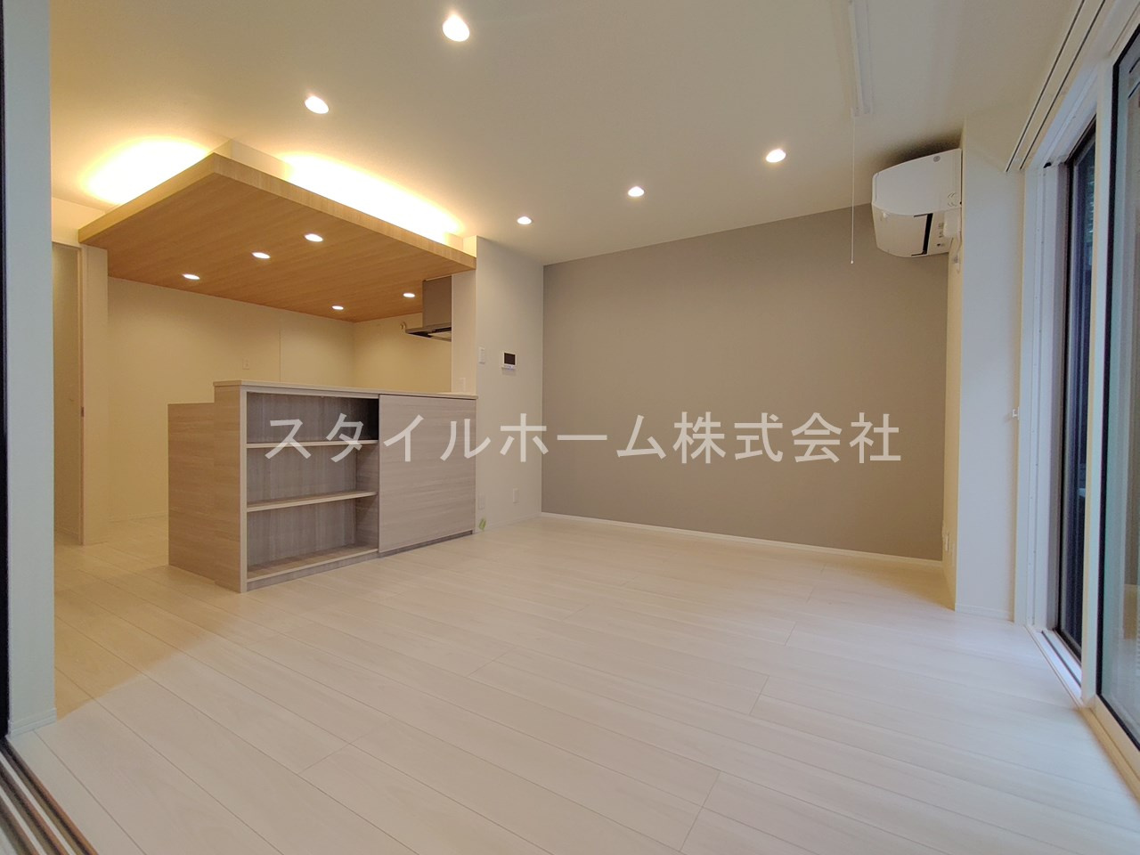 D-square東橋良町の居間・リビング