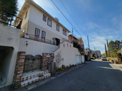 【外観】 | 桂木２丁目　中古戸建 | 落ち着いた雰囲気の外観です