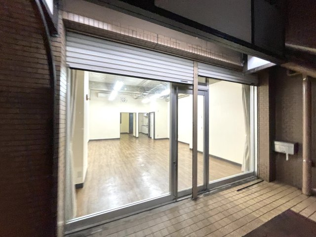 ユニーブル弥富通の外観