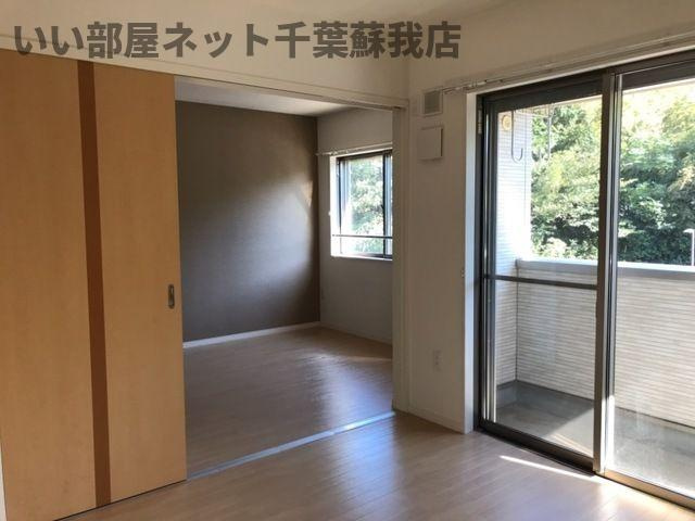 ユニヴァリィ　ミラドールＡのバルコニー|広々とした洋室です