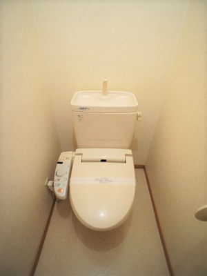 【トイレ】 | プロバンスM村井 | 温水洗浄暖房便座機能付きです♪