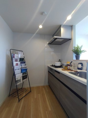 コーポ鈴弐番館のキッチン|モデルルームのため、家具家電はつきません。