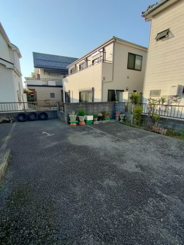 エステートピア高野の駐車場