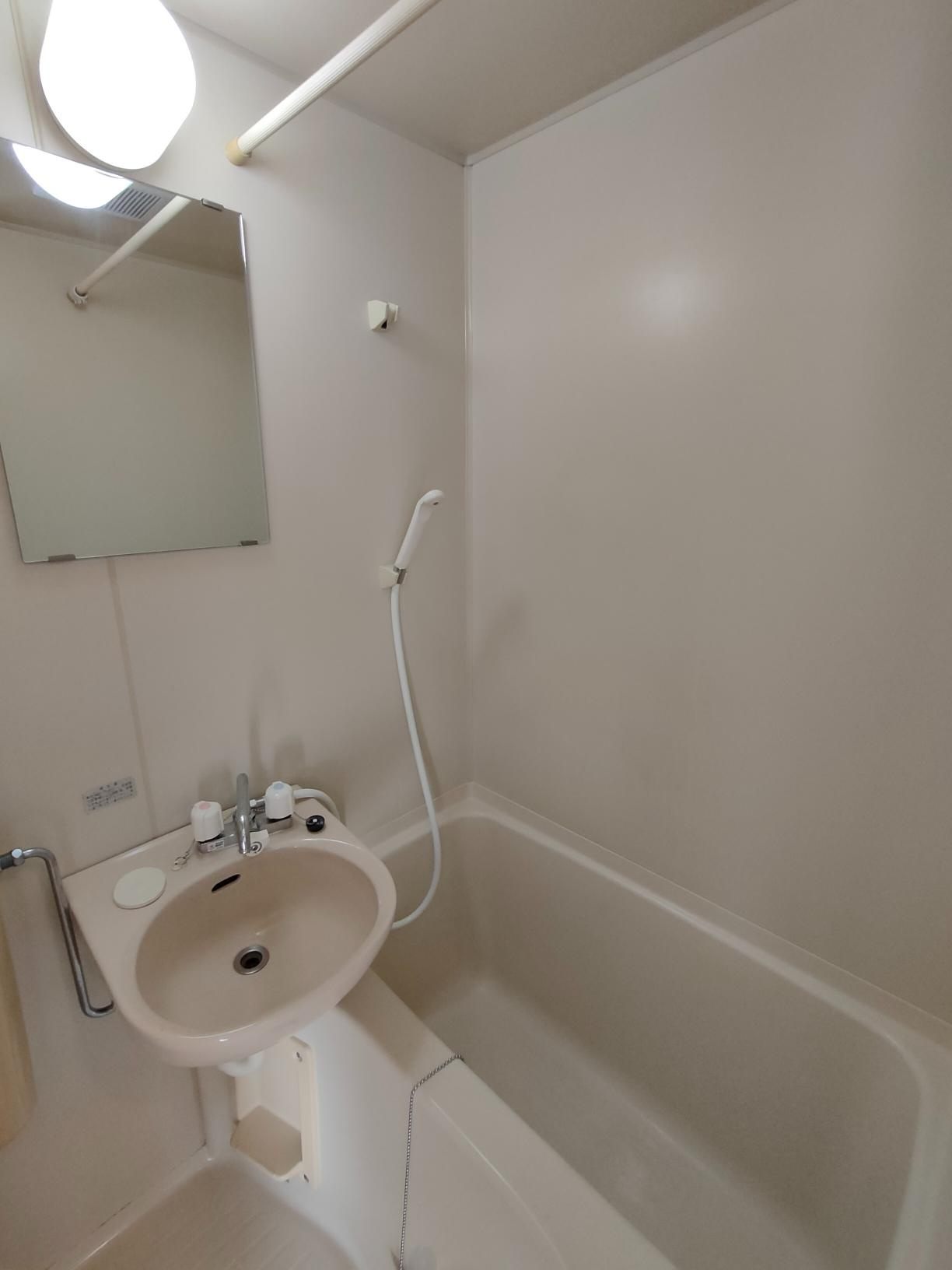 エステートピア高野の浴室