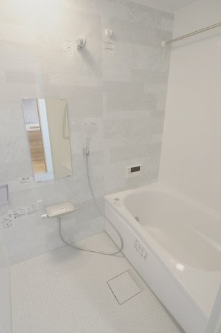 エストプレーヌC棟の浴室