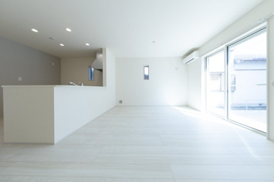 【居間・リビング】 | 鈴鹿市長太新町4丁目《4号棟》 | LDK