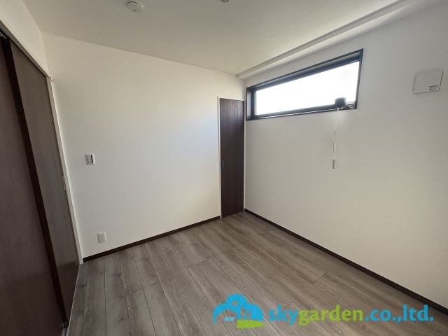 鎌倉市七里ガ浜２丁目２期　新築戸建　全1棟1号棟の洋室|個人の部屋や寝室として使える洋室です