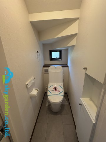 鎌倉市七里ガ浜２丁目２期　新築戸建　全1棟1号棟のトイレ|清潔感のあるトイレです