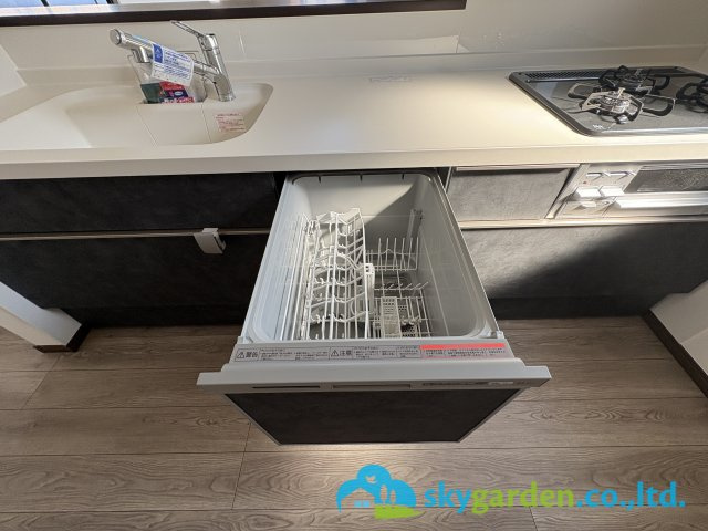 鎌倉市七里ガ浜２丁目２期　新築戸建　全1棟1号棟のキッチン|食洗機付いてます