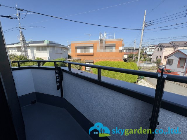 鎌倉市七里ガ浜２丁目２期　新築戸建　全1棟1号棟のバルコニー|外からの目が気にならないバルコニーで洗濯物が干せます