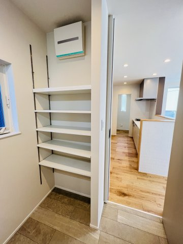 SHONAN STYLE～城南5丁目に住まうの収納|洗面室には可動式のリネン庫収納