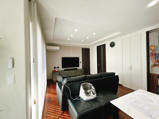 熊谷市拾六間　築浅物件の居間・リビング|日当たり・風通し良好のLDK