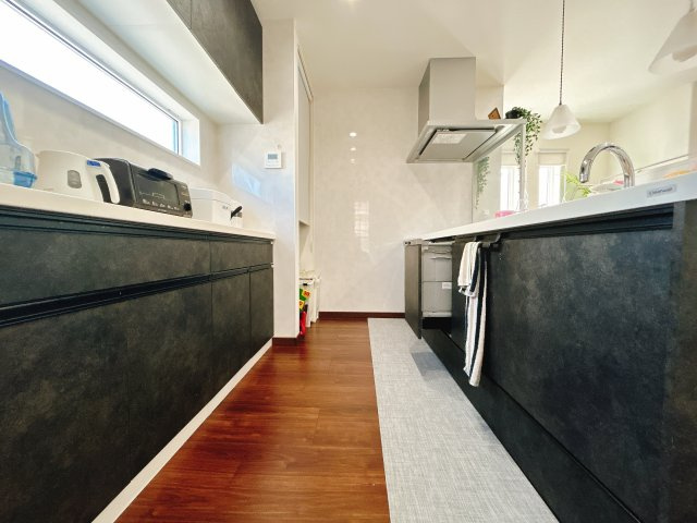 熊谷市拾六間　築浅物件のキッチン|クリナップ製オープンタイプのキッチン
食洗機完備
カップボード完備