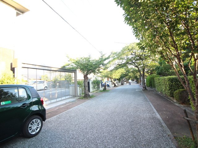 ハープアベニュー鶏冠井の周辺