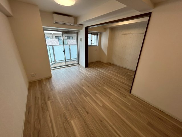 プレサンス阿波座駅前の居間・リビング