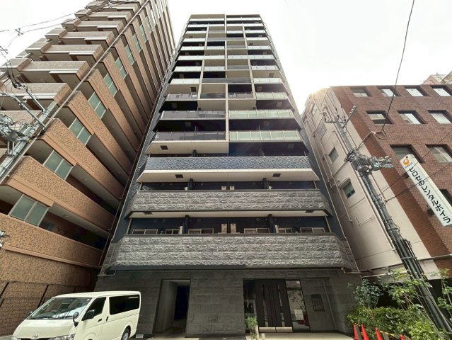 プレサンス阿波座駅前の外観