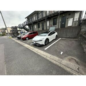 SPRUCEの駐車場