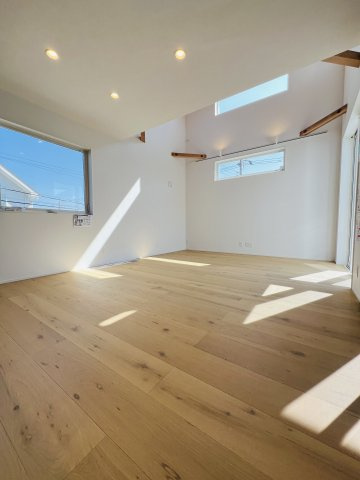 「海と暮らす、家族の未来。」SHONAN STYLEな家～辻堂6丁目の居間・リビング