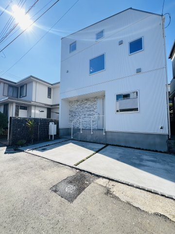 「海と暮らす、家族の未来。」SHONAN STYLEな家～辻堂6丁目の外観|「湘南らしさをまとう、シンプルで美しいファサード」