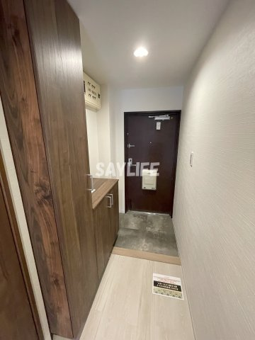 フローラ長田の玄関