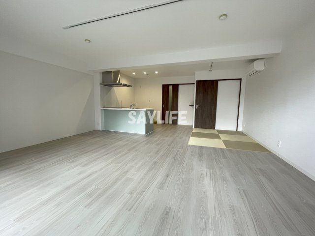 フローラ長田の居間・リビング