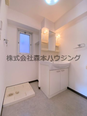 【洗面所】 | 　セイナ古川橋 | スペースが確保できる洗面所です