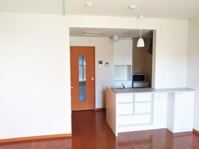 レオパレスせいらcの居間・リビング|画像3