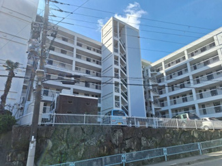 【外観】 | ８階建ての７階部分（上階にお部屋はございません）
