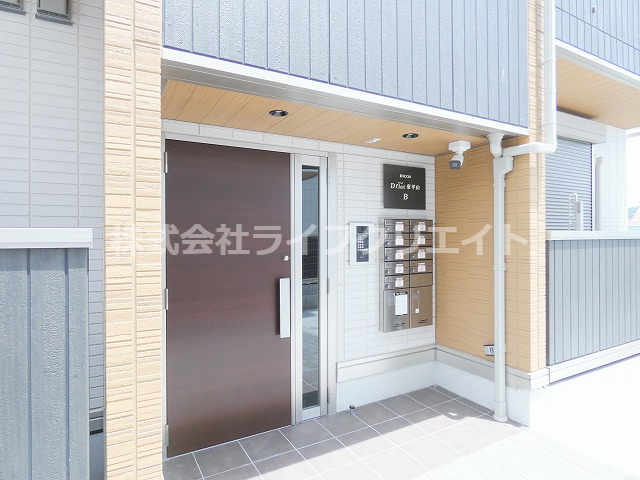 Dフラット東平山　B棟のエントランス