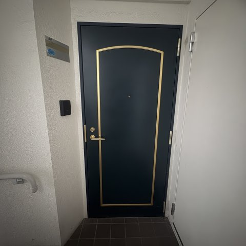 秀壱番館のエントランス