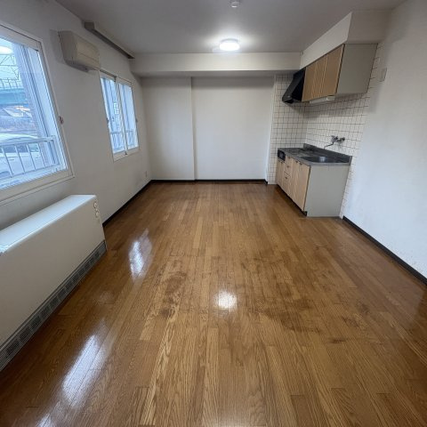 秀壱番館の居間・リビング