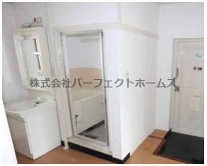 浅田香里ケ丘住宅の独立洗面台|独立洗面化粧台付き