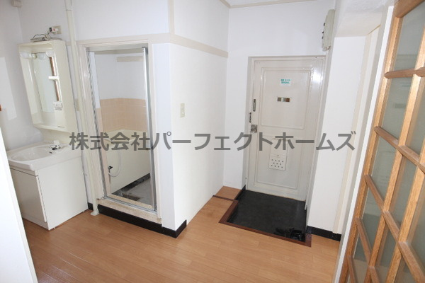 浅田香里ケ丘住宅の玄関