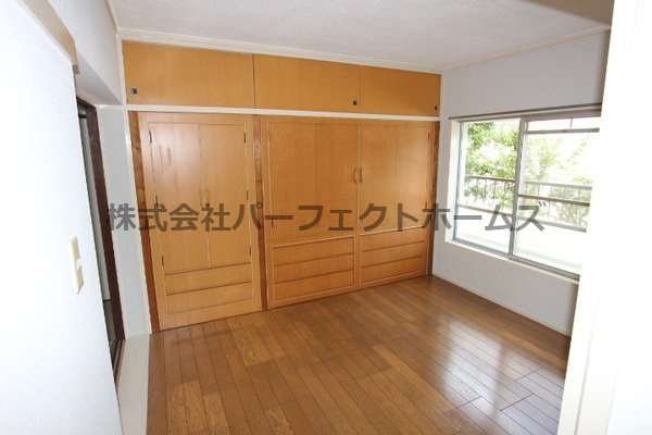 浅田香里ケ丘住宅の収納|便利な収納スペースです