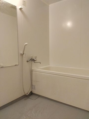 【浴室】 | ロックベアーヒルズⅢ | コンパクトで使いやすいお風呂です