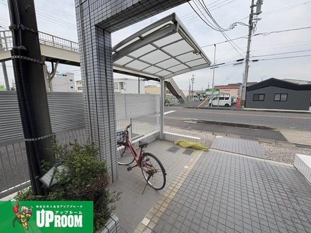 リバーシティ楠(犬飼商事ビル)の駐車場