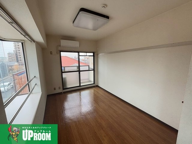 リバーシティ楠(犬飼商事ビル)の居間・リビング