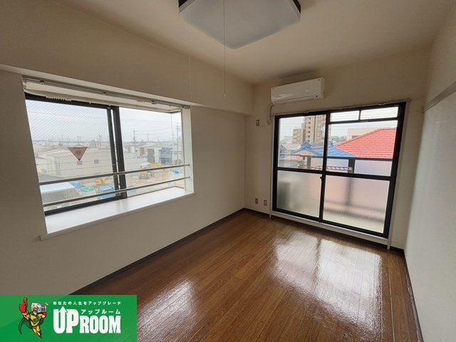 リバーシティ楠(犬飼商事ビル)の居間・リビング