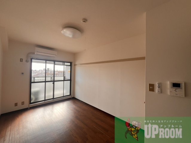 リバーシティ楠(犬飼商事ビル)の居間・リビング