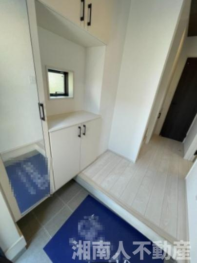 ★ファミリーにおすすめ！　茅ヶ崎市高田４丁目　新築戸建ての玄関|玄関です