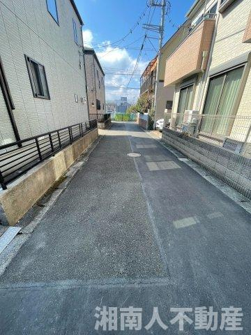 ★ファミリーにおすすめ！　茅ヶ崎市高田４丁目　新築戸建ての前面道路含む現地写真|前面道路含む現地写真です