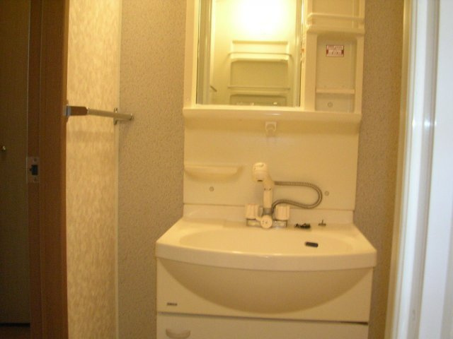 セジュール クレスト B棟の洗面所|使いやすい洗面所です